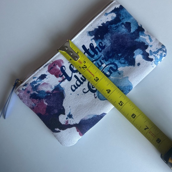 Makeup Bag 🩵 - Picture 7 of 7